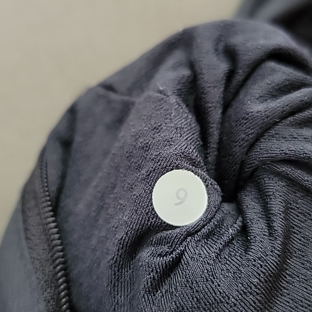 Lululemon Jacket - Picture 5 of 5